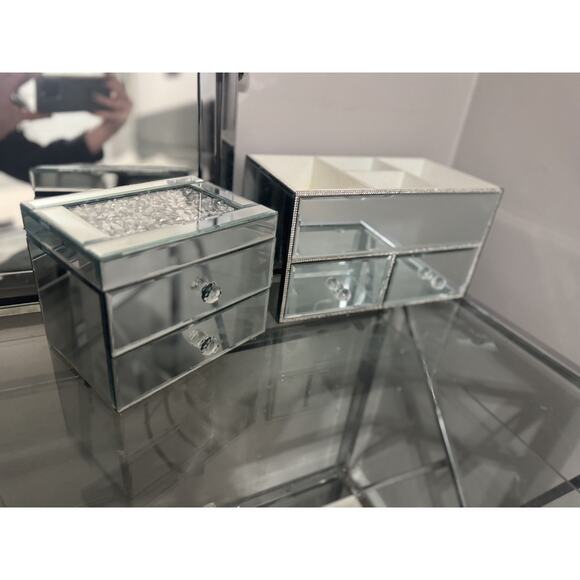Luxury Glam Mirrored Vanity Organizer – Velvet Interior Makeup Drawer - Picture 6 of 14